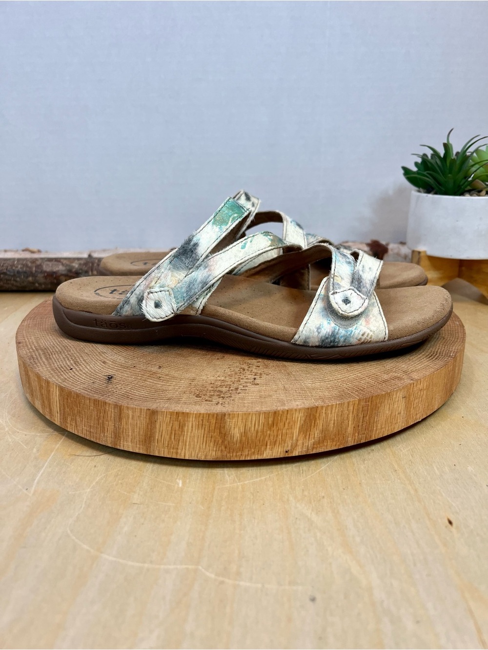 Taos Double U Sandals Leather & Calf Hair Mix Size 8 - Picture 9 of 14